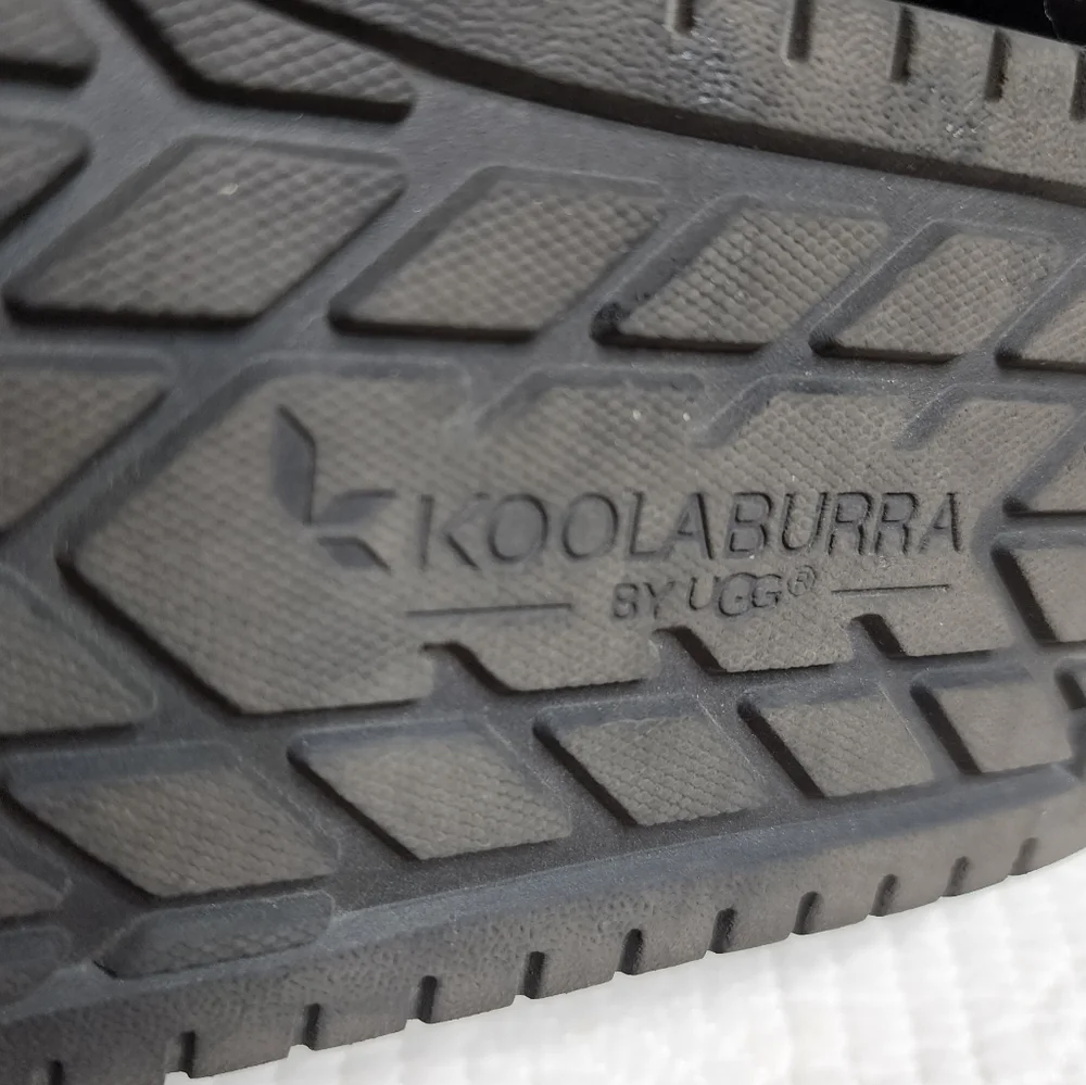 Koolaburra by Ugg kids VICTORIA TALL‎ suede boots.